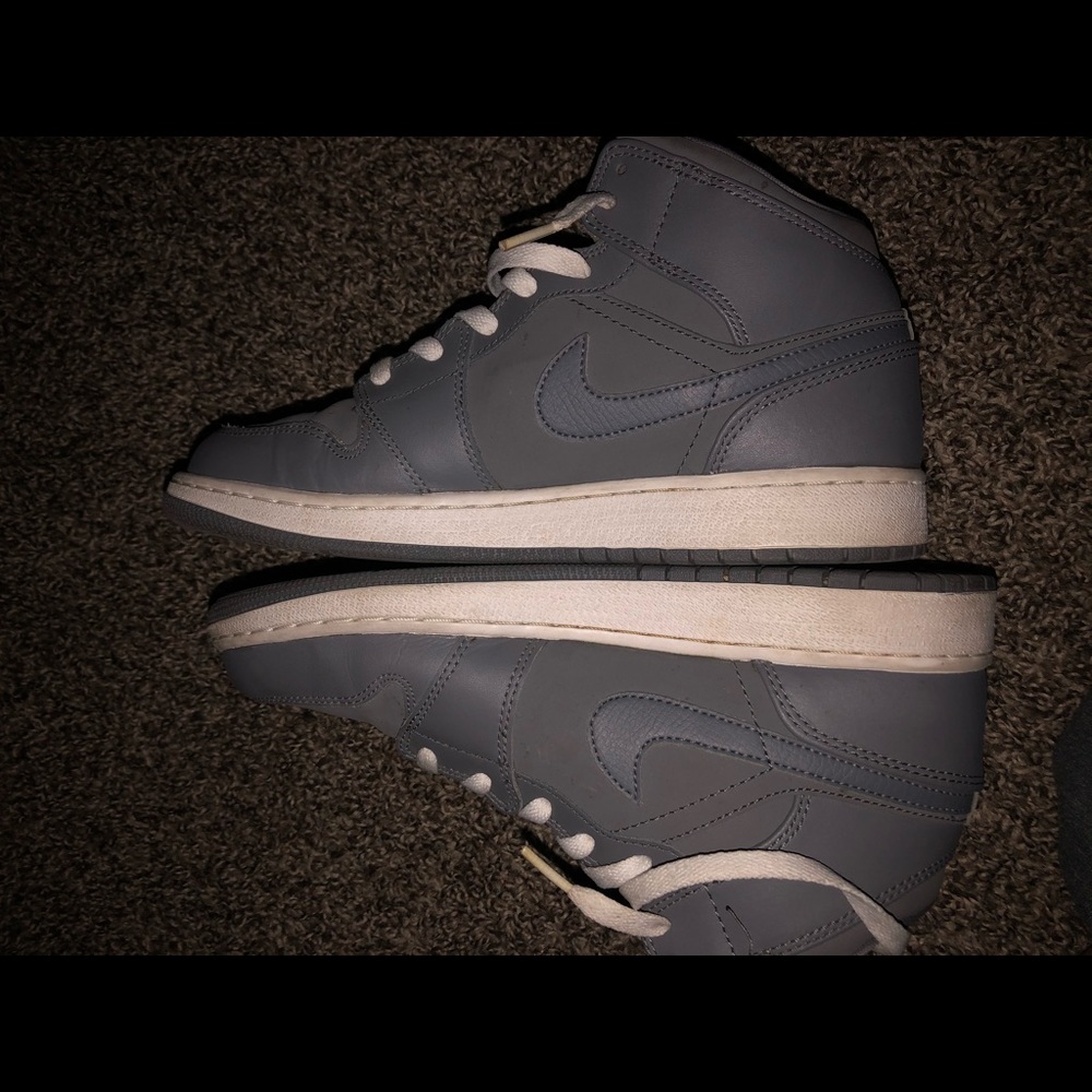 Air jordan 1s Gray - Picture 3 of 8